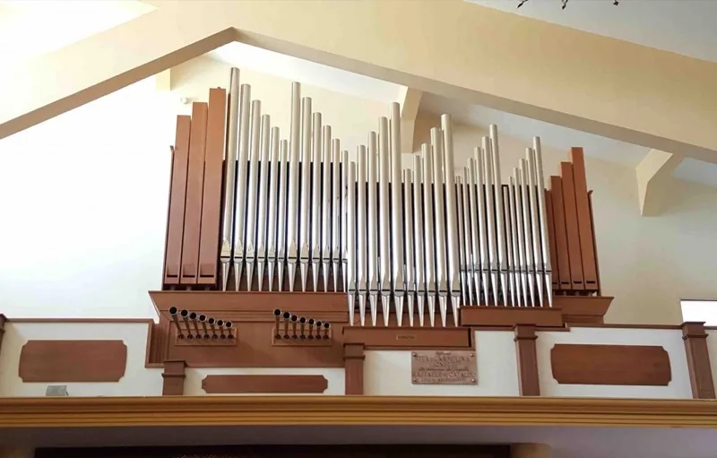 Consoli Custom Cathedral